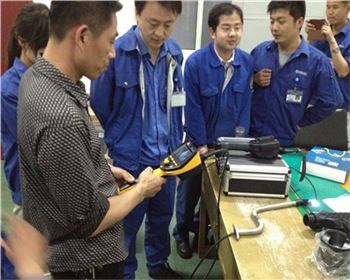 山東濰柴動力內窺鏡演示現場